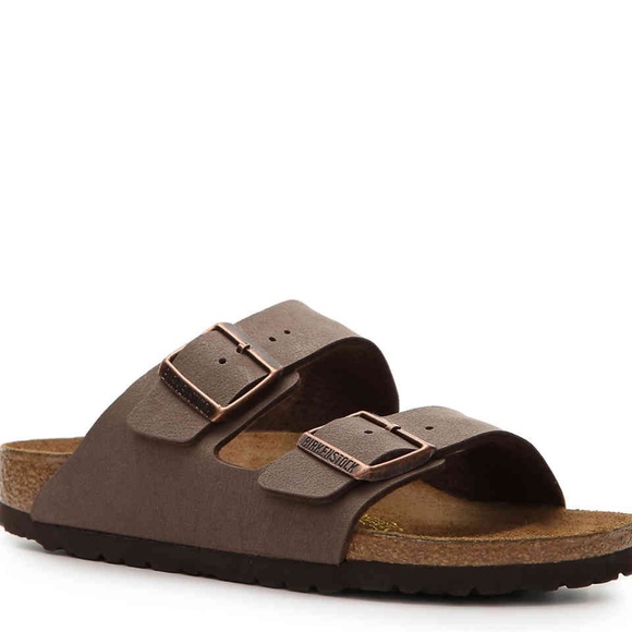 Birkenstock Shoes - NWT Birkenstock Arizona Sandal in Mocha Size 8